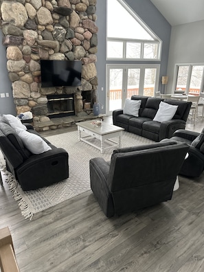 TV, fireplace, offices