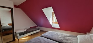 9 Schlafzimmer, Bügeleisen/Bügelbrett, Reisekinderbett, kostenloses WLAN