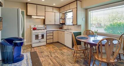 Rhubarb Cottage - Entire house Dog Friendly!