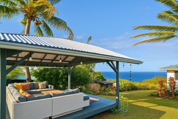 Property grounds - Tiny Cottage 1 Bed Ensuite Bath Sunrise Ocean View, Farm Cottage W/ Sunrise & Ocean Views (Hawaii County)