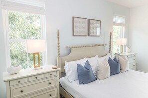 5 bedrooms, iron/ironing board, travel cot, WiFi - Garden City Beach House 5BR 3.5BA Sleeps 18 (Murrells Inlet)