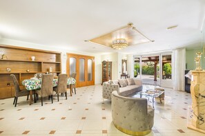 Vila | Área de estar | TV de tela plana