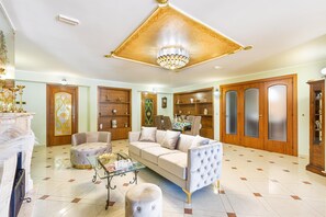 Villa | Living area | Flat-screen TV - 3602 Villa Asia by Barbarhouse (Fasano)