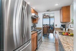 Condo (Our House at the Beach W-Tower 5th Fl) | Fachada