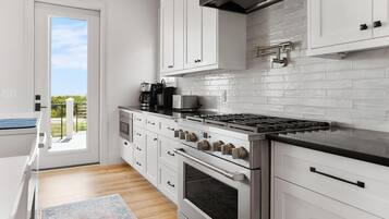 House, Multiple Beds, Patio, Ocean View | Private kitchen | Fridge, microwave, oven, stovetop