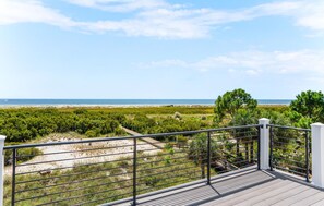 Ferienhaus, Mehrere Betten, Terrasse, Meerblick | Unterkunftsgelände
