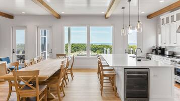 Ferienhaus, Mehrere Betten, Terrasse, Meerblick | Eigene Küche