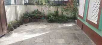 Bnb and retreat in kathmandu

Shiva  BnB &  just a 5 minute drive from airport.