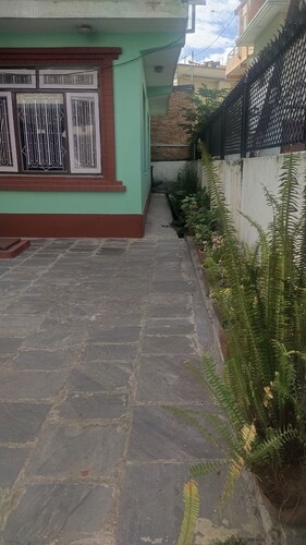Bnb and retreat in kathmandu

Shiva  BnB &  just a 5 minute drive from airport.