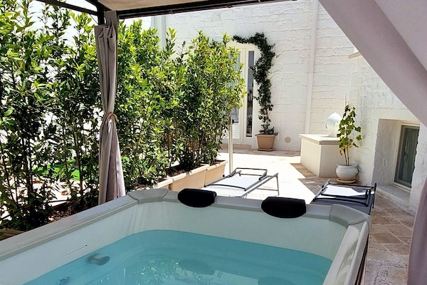 Bañera de hidromasaje privada