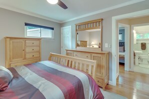 3 Schlafzimmer, Schreibtisch, Bügeleisen/Bügelbrett, WLAN