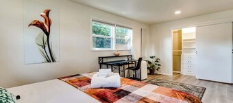 Fir-Grove Retreat-Stylish Home in Tranquil Setting