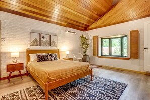 3 slaapkamers, een kluis op de kamer, een bureau