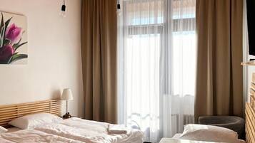 1 bedroom, desk, free WiFi, bed sheets