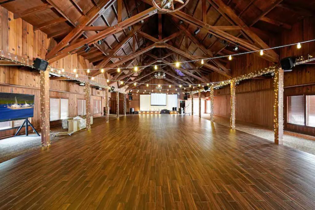 المنشأة من الداخل