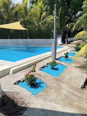 Outdoor pool - An Encounter with Nature .  3 minutes walk  to the beach, private home. (La Libertad)