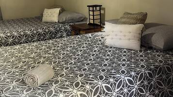 3 dormitorios, tabla de planchar con plancha, wifi gratis y ropa de cama