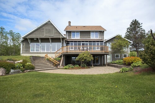 Rita's Retreat: Rita Suite ~ Indoor Saltwater Pool ~ with Lake View!