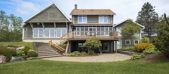 Rita's Retreat: Rita Suite ~ Indoor Saltwater Pool ~ with Lake View!