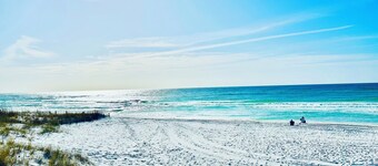 Beachy Bungalow, Santa Rosa Beach, FL near Gulf & 30A pet friendly vrbo 3628181