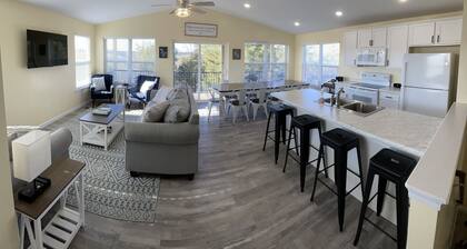 100 Acre Relaxing Retreat Near ARK- The Farmhouse