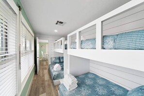 4 bedrooms, desk, iron/ironing board, travel crib - Waterfront Canal Home with Pool & Fishing Access (Galveston)