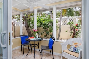 Condo (Lulu's Crescent Cottage #2) | Exterior