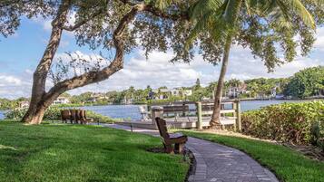 Condo (Midnight Cove II on the Bay) | Exterior