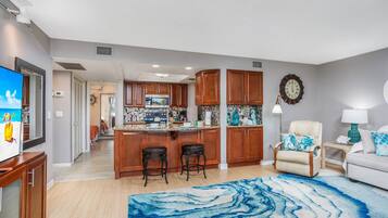 Condo (Midnight Cove II on the Bay) | Exterior