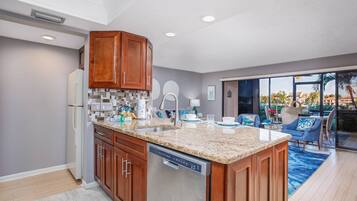 Condo (Midnight Cove II on the Bay) | Exterior