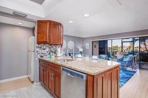 Condo (Midnight Cove II on the Bay) | Exterior