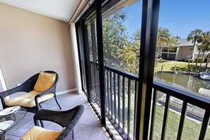 Condo (White Sands & Ocean Waves Bld 5 2nd f) | Exterior