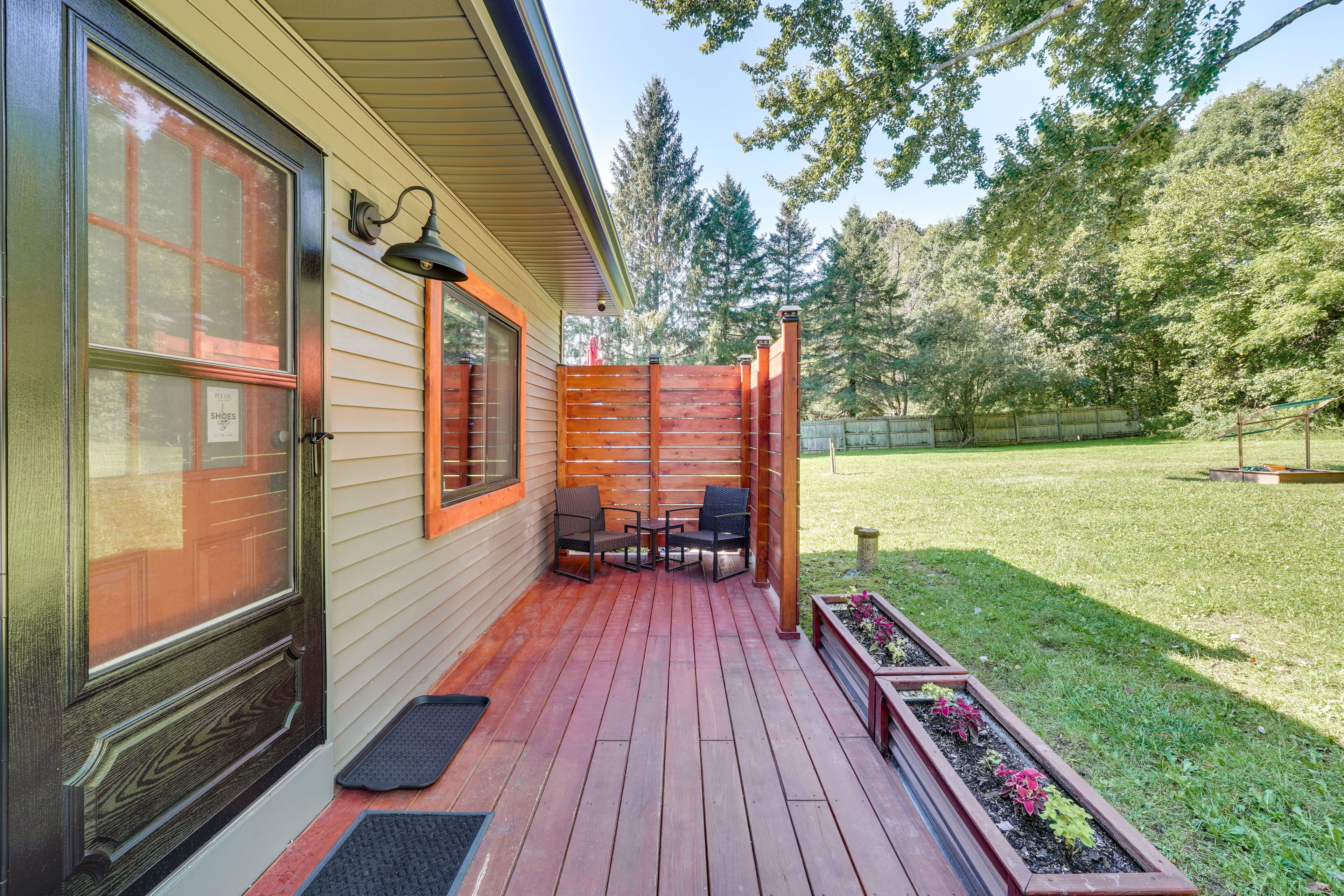Wallkill Apartment w/ Private Patio: 6 Mi to Town!