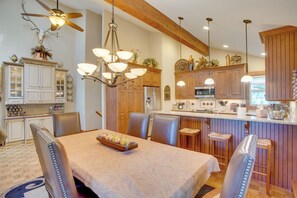 Dining - Avon Duplex Between Beaver Creek & Vail Resorts! (Avon)