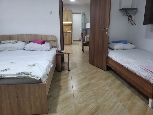1 bedroom, in-room safe, free WiFi, bed sheets