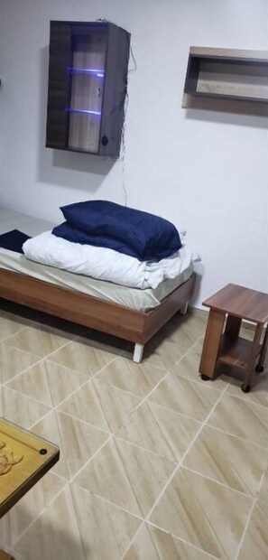 1 bedroom, in-room safe, free WiFi, bed sheets