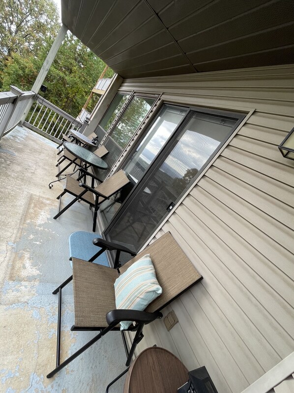Terrace/patio - 
Check us out!!! Great rates at 99.00 a night for the spring. (Fairfield Bay)