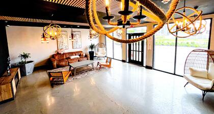 Downtown Luxury Apartment