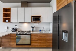Fridge, microwave, oven, stovetop