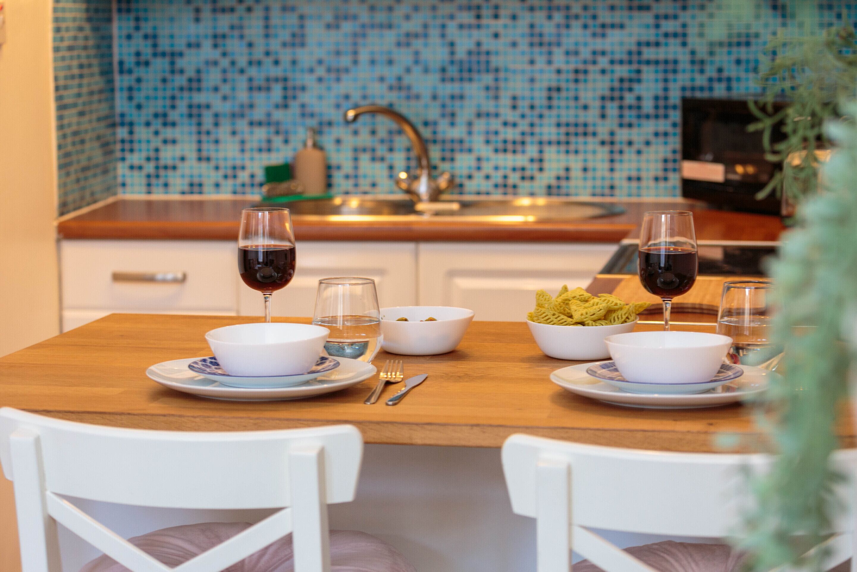 Fridge, microwave, oven, coffee/tea maker