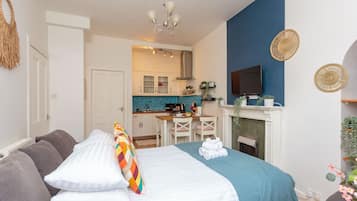1 bedroom, desk, iron/ironing board, free WiFi