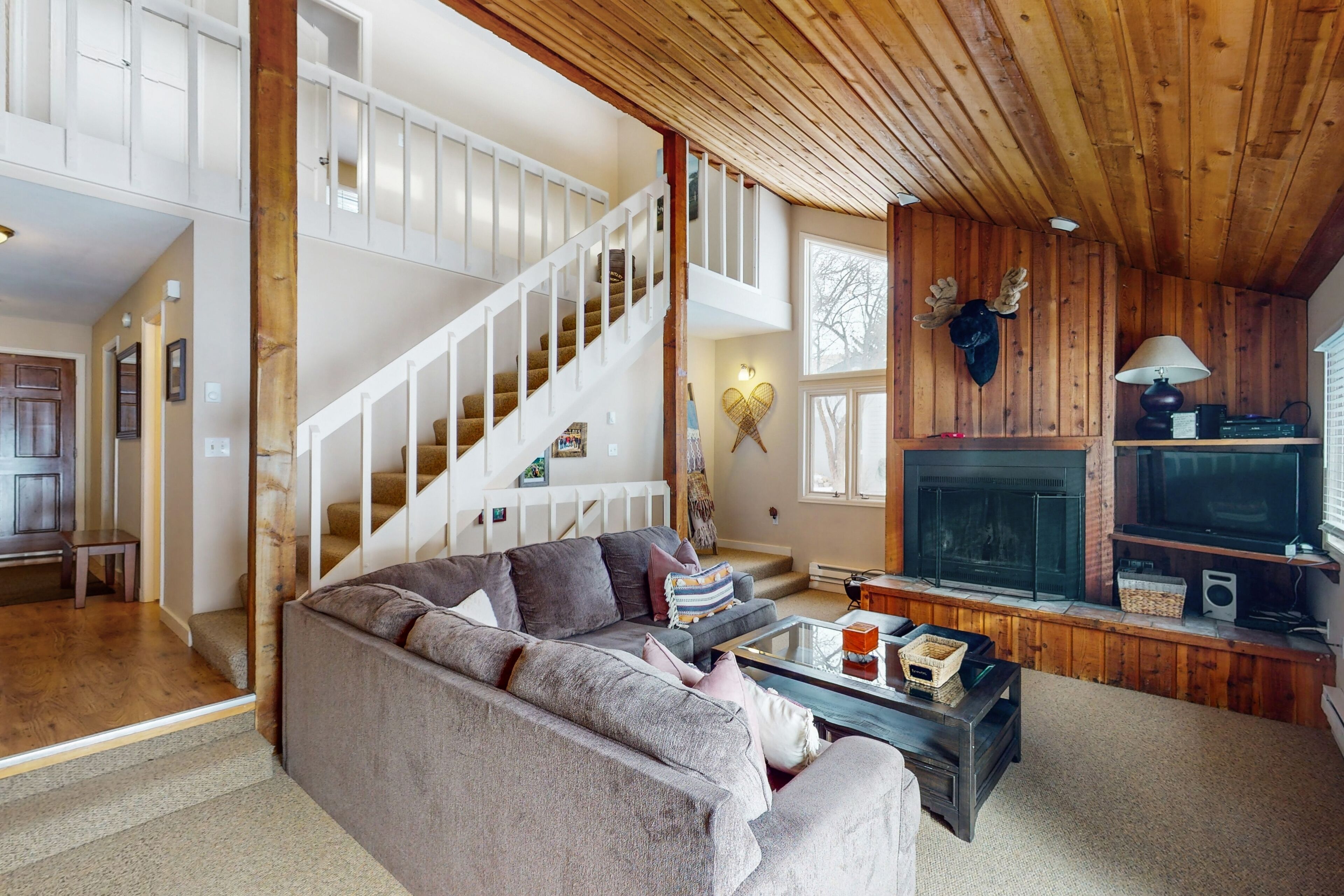 Duplex on the golf course with deck, grill, fireplace, & tennis