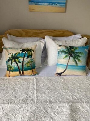 1 bedroom, iron/ironing board, free WiFi, bed sheets - Vee's Country Apartments #2 (Micoud)