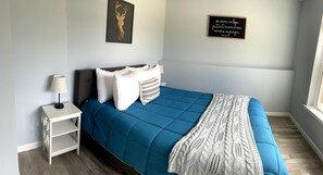 4 slaapkamers, een strijkplank/strijkijzer, reisbedje, gratis wifi