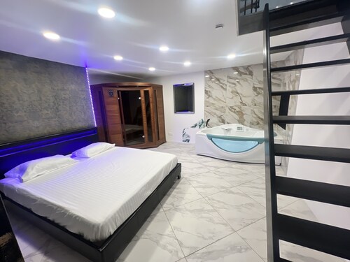 Maison appartement Triplex avec jacuzzi et sauna