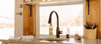 Downtown Tiny Treehouse, incredible view!