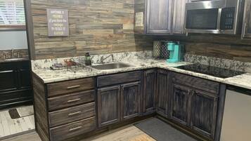 Executive Double Room, Hot Tub | Private kitchen | Fridge, coffee/tea maker, electric kettle, toaster