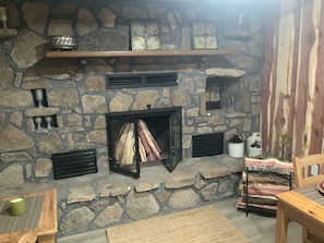 Chambre Double Exécutive | Coin séjour | TV connectée