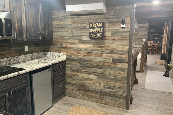 Kamar Double Eksekutif, hot tub | Dapur pribadi | Lemari es, mesin pembuat kopi/teh, ketel listrik, dan pemanggang roti