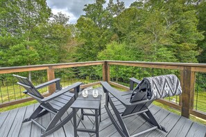 Property grounds - Bear Creek Cabin- 8 mi to TIEC, Sleeps 7 w/5beds- Pet Friendly (Columbus)